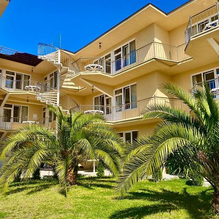 Mini Hotel Diva Alakhadzi Exterior foto